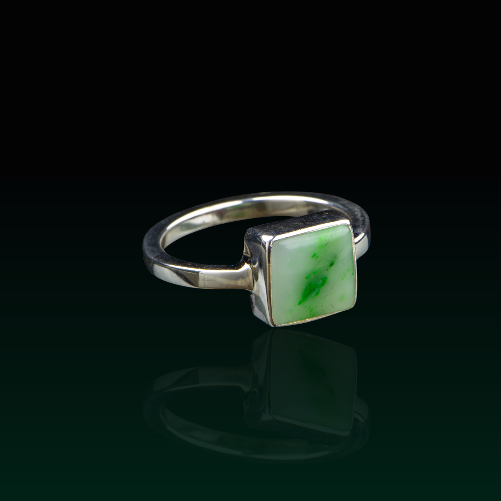 Uvarovite, Green Garnet (Healing Chakra Stone) in Prehnite Matrix from the PHILIPPINES ! In 925 Silver Ring